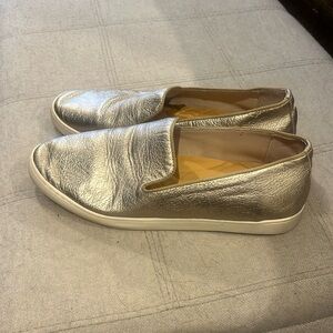 SZ 8 Gold Metallic Birdies Slip-Ons